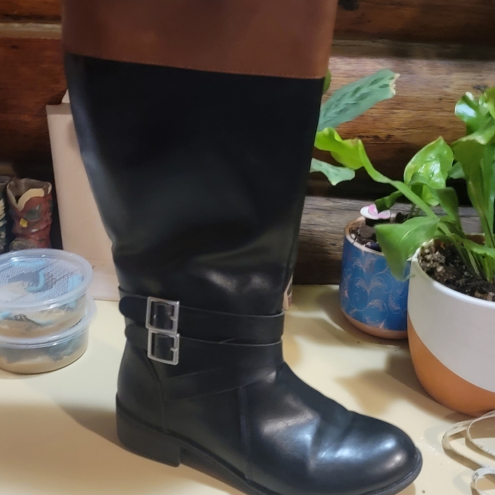 Arizona Sz8 tall zipper boots